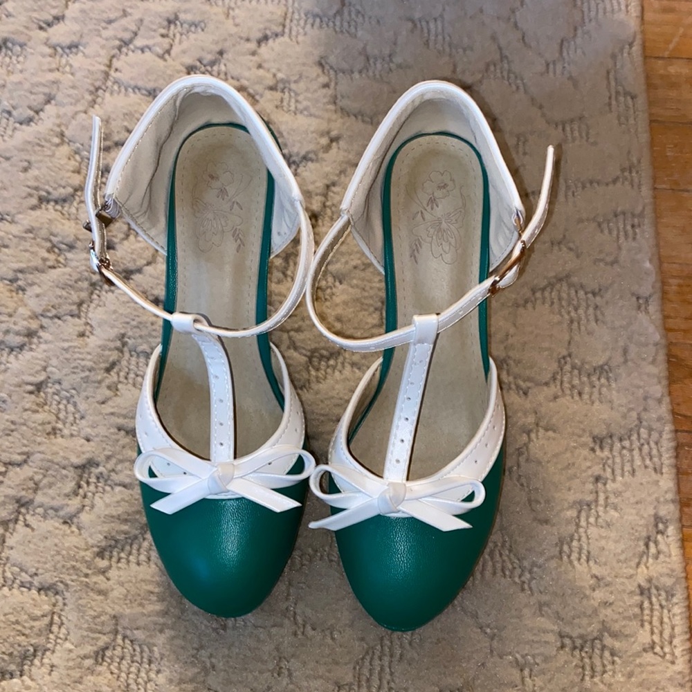Dress shoe